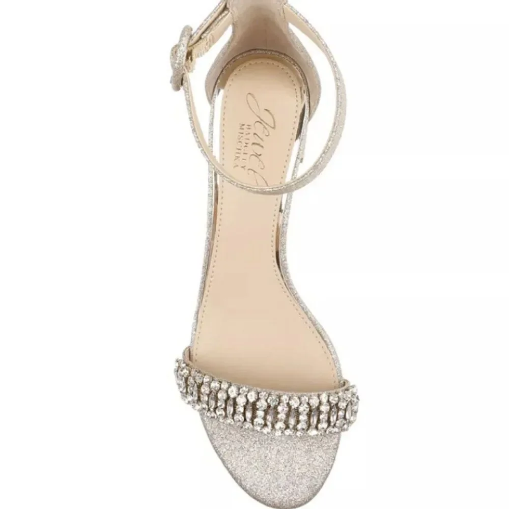 Jewel Badgley Mischka step out